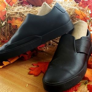 Nike Sz 7 Slip On Black Leather Loafers